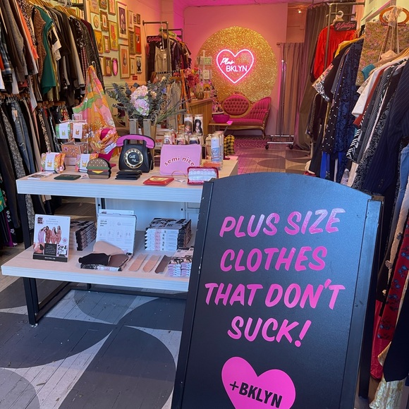 Meet your Posher, Plus Bklyn - Picture 4 of 9